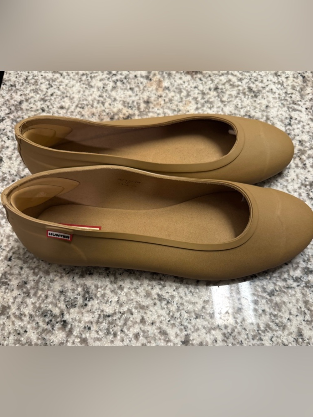 Hunter Women’s Tan Rubber Ballet Flats size 40 us 9 - Picture 2 of 9